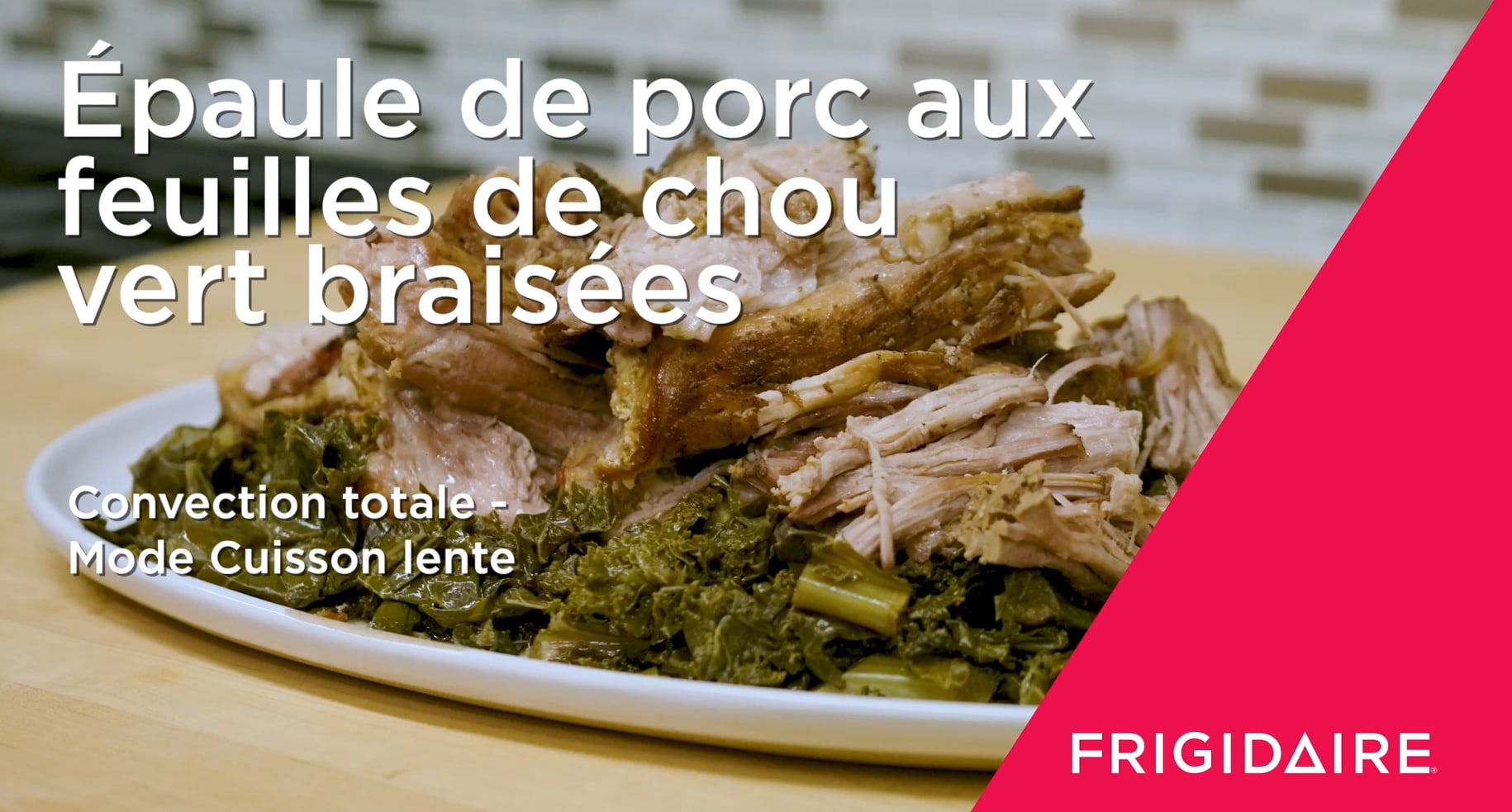 Épaule de porc aux feuilles de chou vert braisées