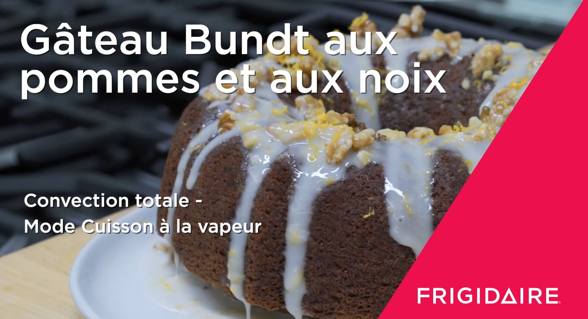 Gâteau Bundt aux pommes et aux noix