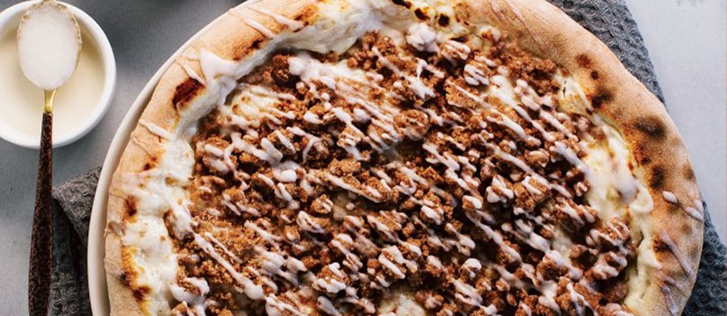 Cinnamon Roll Dessert Pizza
